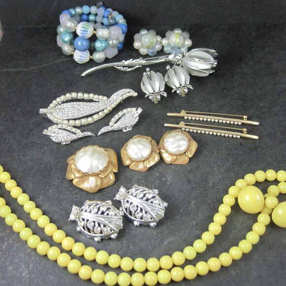 Destash Lot of 7 Vintage Jewelry Sets - Picture 1 of 9